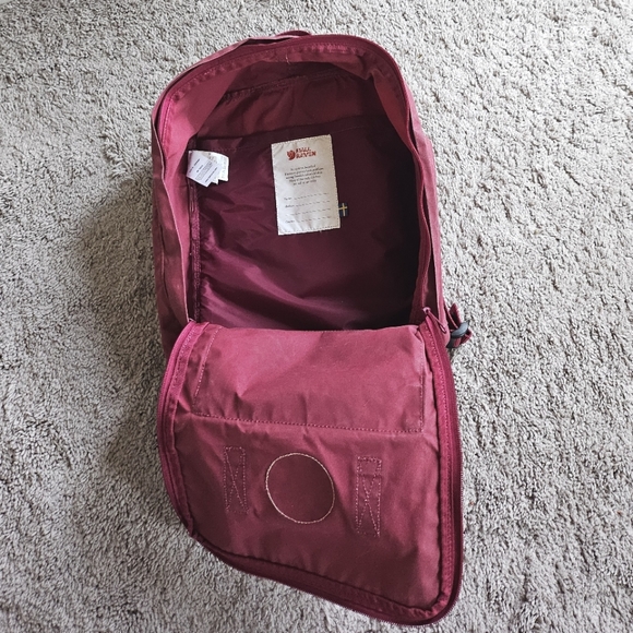 Fjallraven Kånken Classic Backpack - Picture 5 of 5